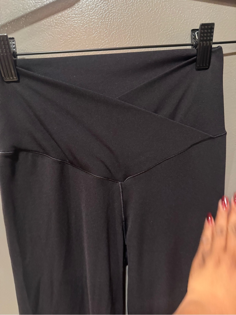 aerie Black High-Waisted Flare Yoga Pants Size M - Picture 4 of 8